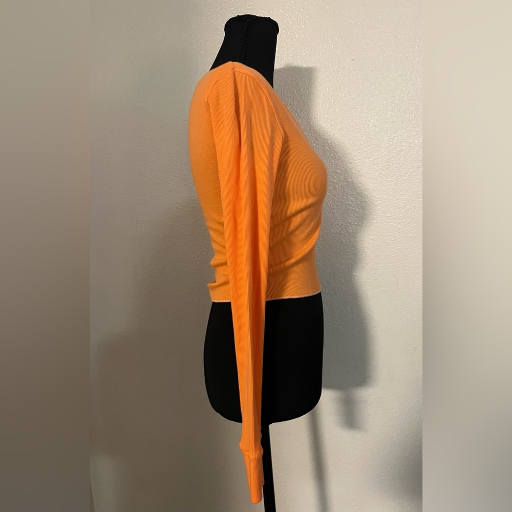 SKIMS Apricot Long-Sleeve Crop Henley Crop Top - Picture 3 of 6